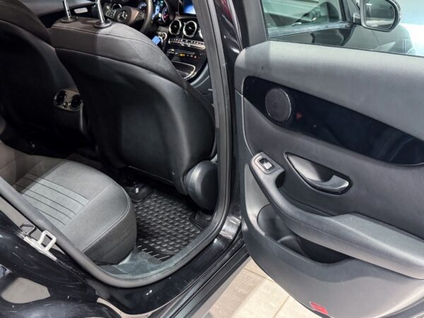 Mercedes-Benz GLC 350e 4MATIC – Image 15