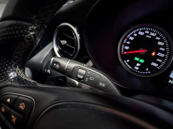 Mercedes-Benz GLC 350e 4MATIC – Image 27