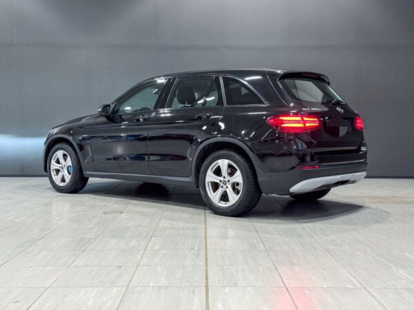 Mercedes-Benz GLC 350e 4MATIC – Image 3
