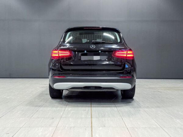 Mercedes-Benz GLC 350e 4MATIC – Image 4