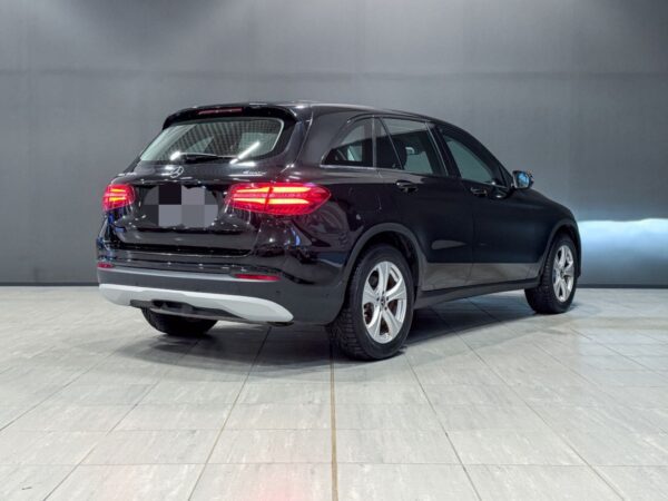 Mercedes-Benz GLC 350e 4MATIC – Image 5