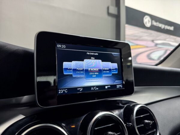 Mercedes-Benz GLC 350e 4MATIC – Image 35