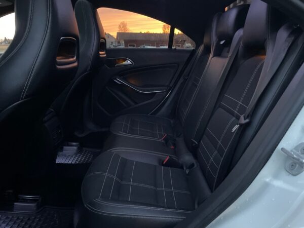Mercedes-Benz CLA 180 – Image 33