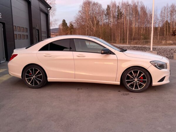 Mercedes-Benz CLA 180 – Image 13