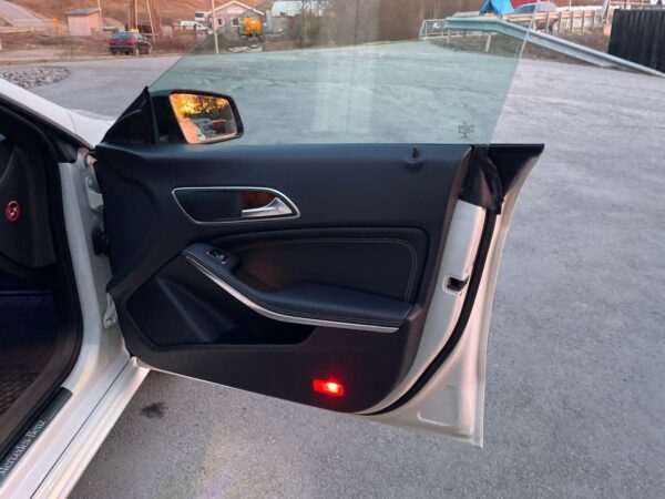 Mercedes-Benz CLA 180 – Image 39