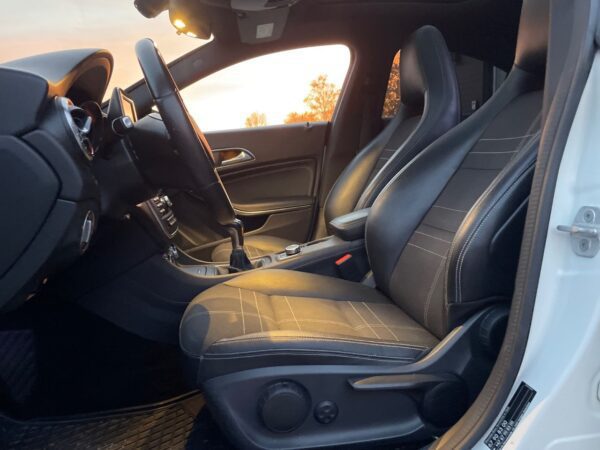 Mercedes-Benz CLA 180 – Image 27