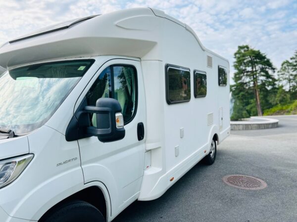 Eura Mobil Profila One 690 – Image 8