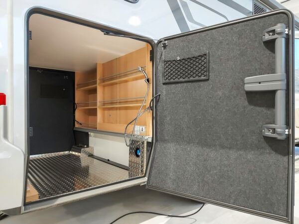 Hymer BMC I 680 Blackline – Image 17