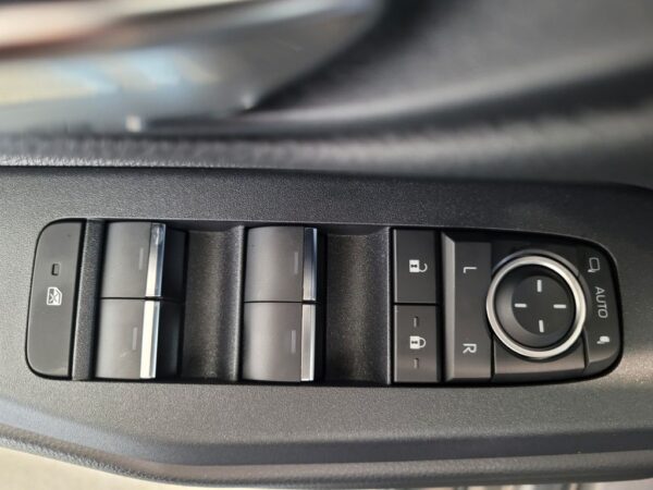 Toyota Land Cruiser 250(Prado) Executive – Image 8
