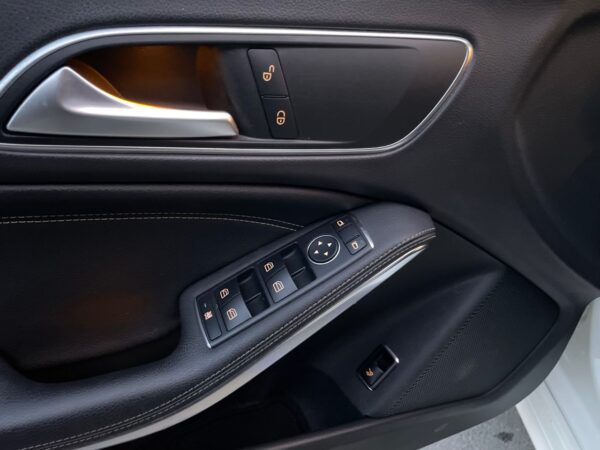 Mercedes-Benz CLA 180 – Image 24