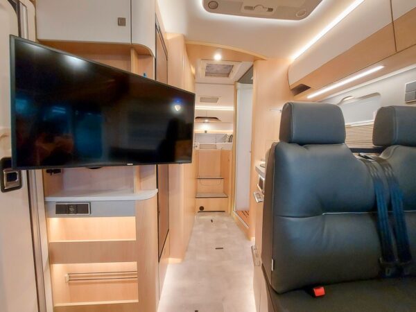 Hymer BMC I 680 Blackline – Image 10