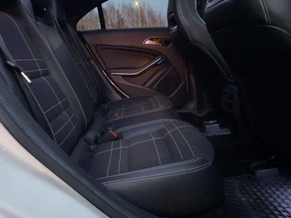 Mercedes-Benz CLA 180 – Image 37