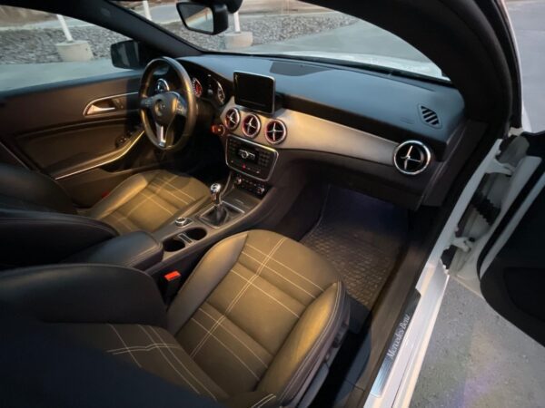 Mercedes-Benz CLA 180 – Image 41