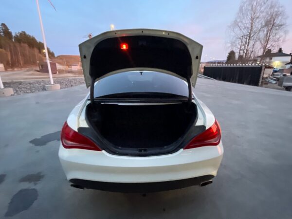 Mercedes-Benz CLA 180 – Image 42