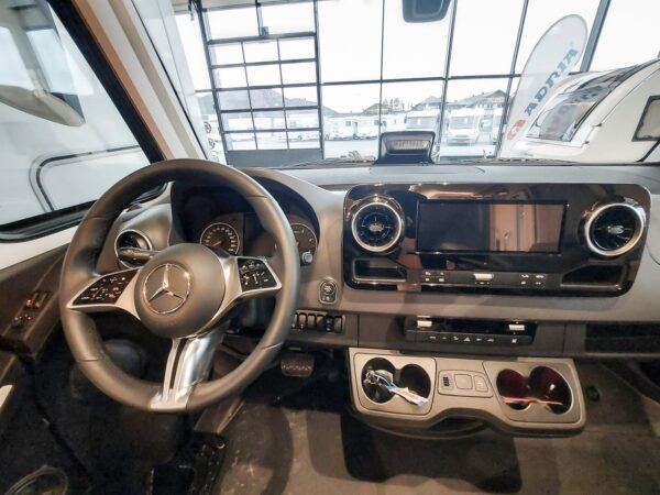 Hymer BMC I 680 Blackline – Image 16