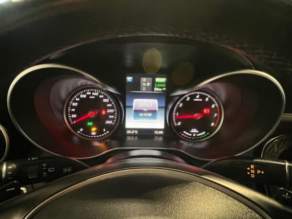 Mercedes-Benz GLC 350 E – Image 51