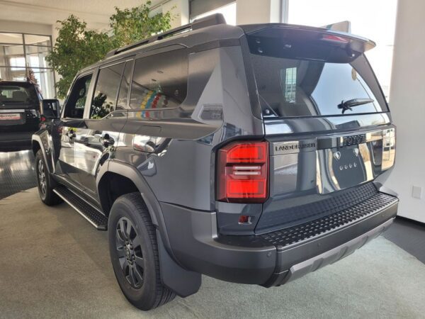 Toyota Land Cruiser 250(Prado) Executive – Image 3
