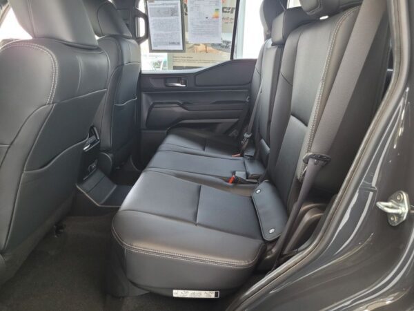 Toyota Land Cruiser 250(Prado) Executive – Image 17