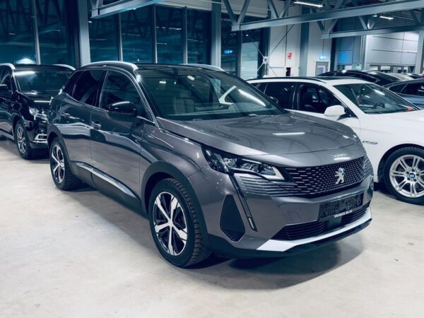 Modèle 2021 Peugoet 3008 avec 4x4 / Hybride et automatique – Image 2