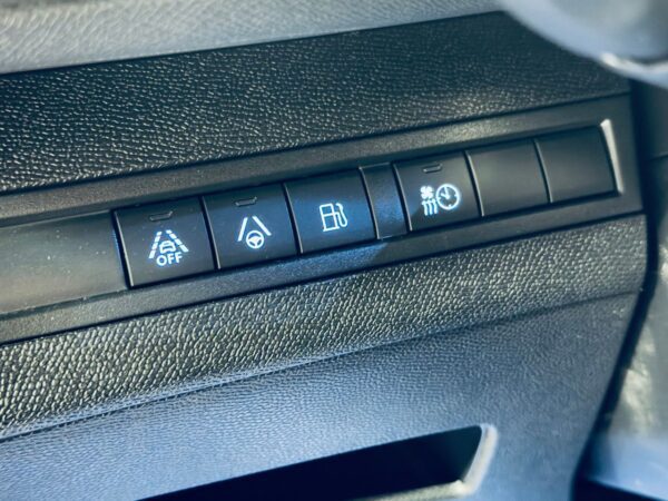Modèle 2021 Peugoet 3008 avec 4x4 / Hybride et automatique – Image 10