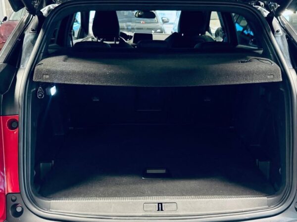 Modèle 2019 Peugeot 3008 avec 4x4 – Image 14