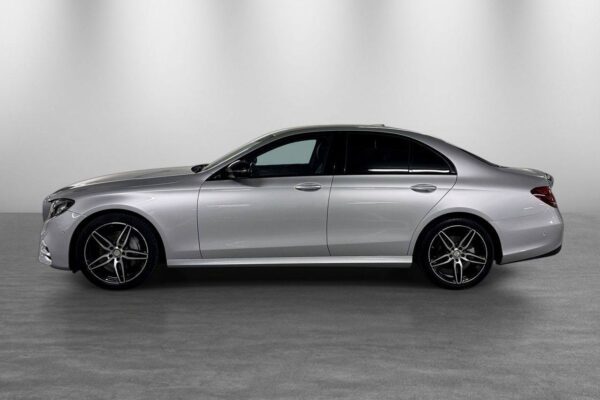Mercedes-Benz E 220d 194ch AMG Line – Image 7