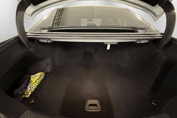 Mercedes-Benz E 220d 194ch AMG Line – Image 17