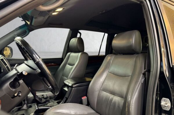 Toyota Land Cruiser – Image 10