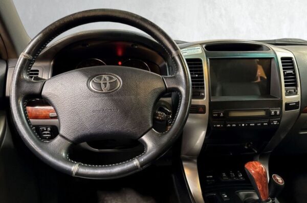Toyota Land Cruiser – Image 13