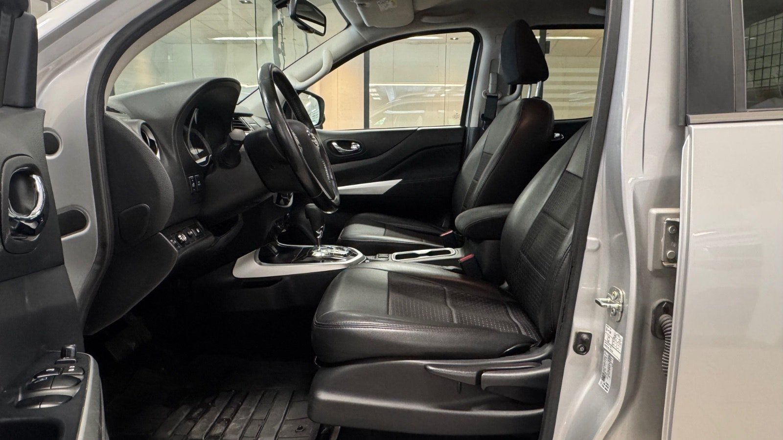 Nissan Navara 2019 – Image 19