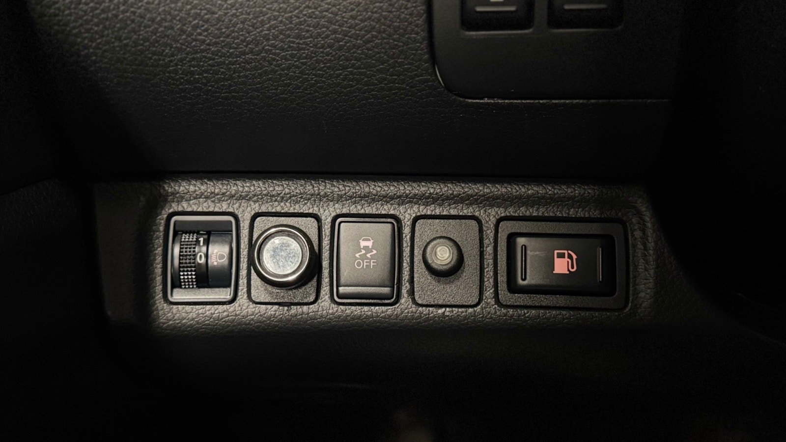 Nissan Navara 2019 – Image 27