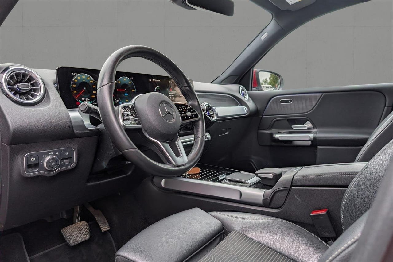 Mercedes-Benz EQB300 – Image 13
